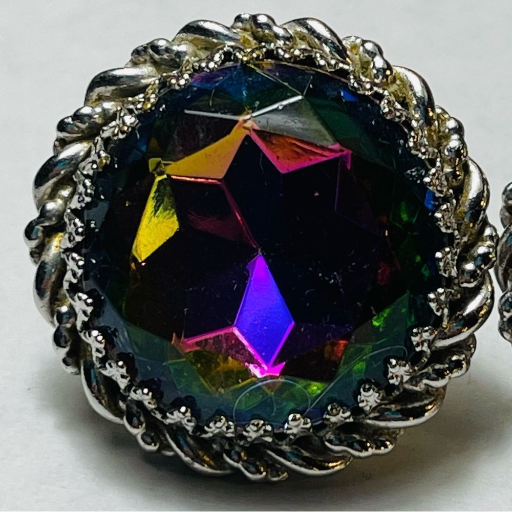 Vintage 1950’s Elsa Schiaparelli Faux Watermelon Tourmaline Clip Earring… - Picture 4 of 17